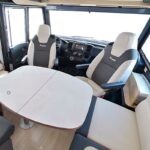 Itineo SB 740- voznikov prostor, jedilnica