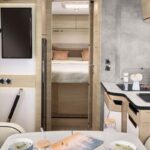 Rapido C86 I- jedilni del, kuhinja, spalnica